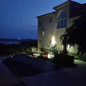 Apartament Barba, Maslenica